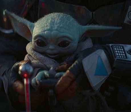 フォースを使うベビーヨーダ フォースを使うベビーヨーダ