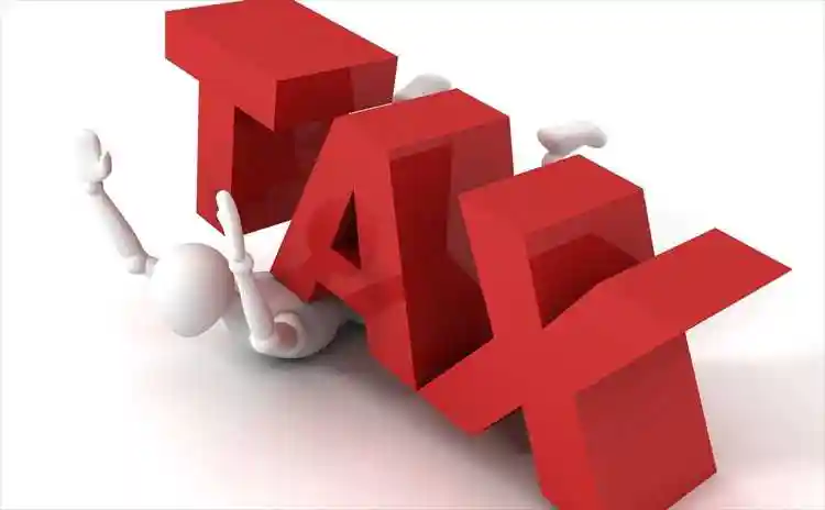 オンラインカジノで儲けたら、税金はどうなるの?