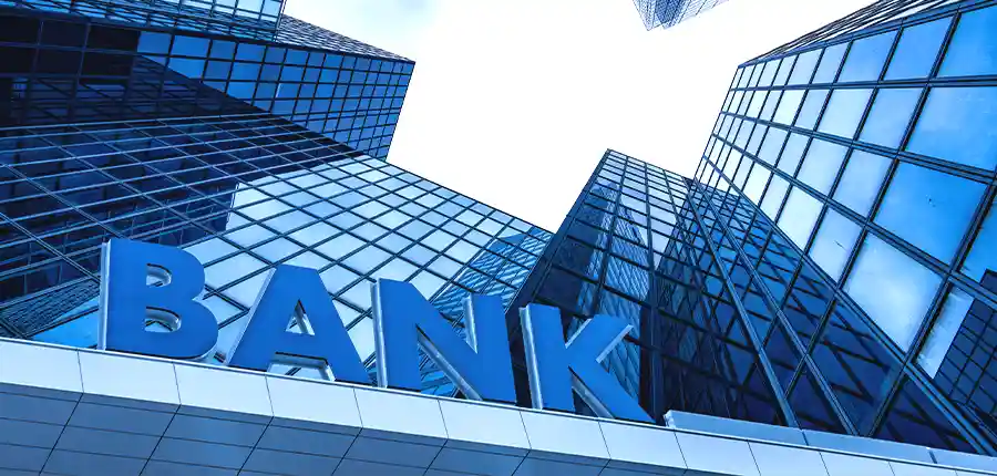 銀行送金 : 口座から直接入金ができる