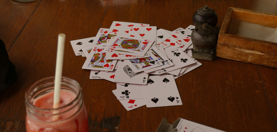 世界のポーカーの主流となっているテキサスホールデムの基本